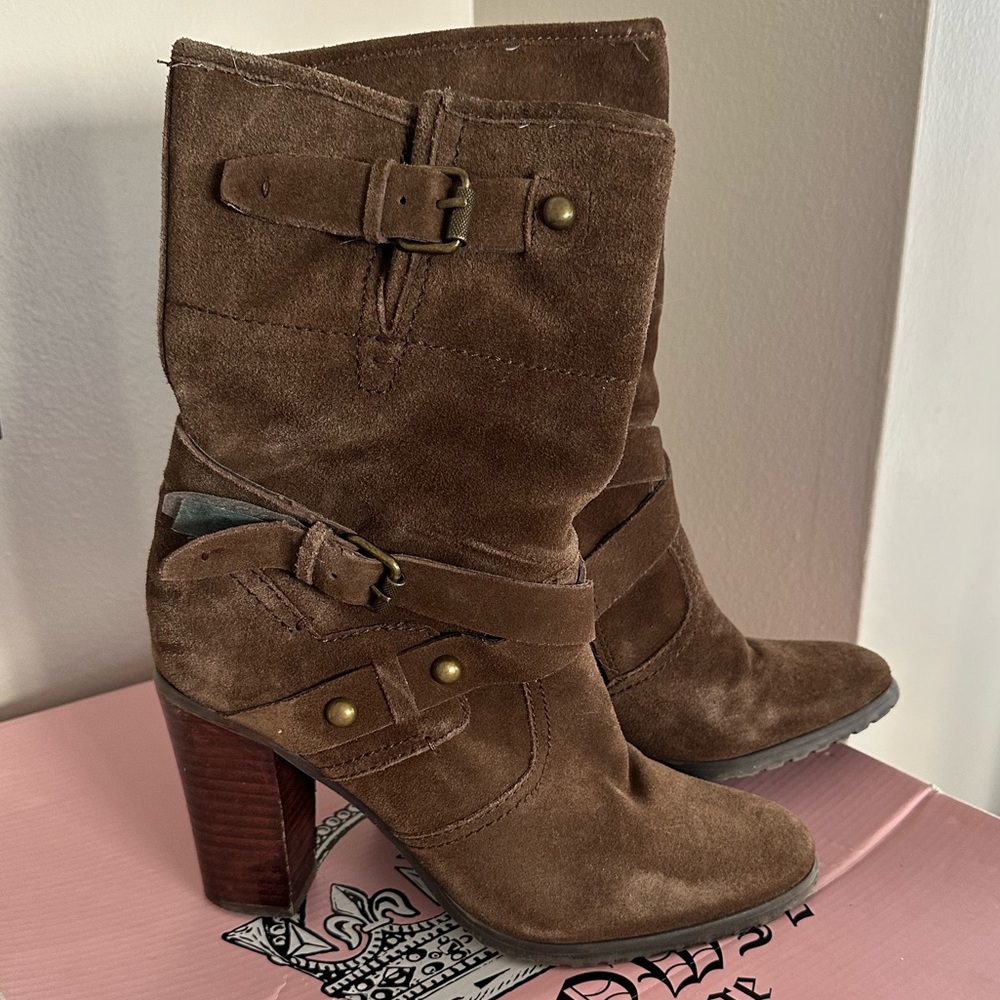 Crown Vintage Medium Brown Suede Cvhadley boots. Size 8.5 M
